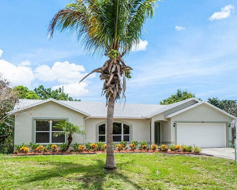 Property Photo:  113 SW Essex Drive  FL 34984 