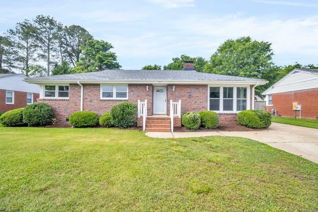 Property Photo:  327 Saunders Drive  VA 23701 