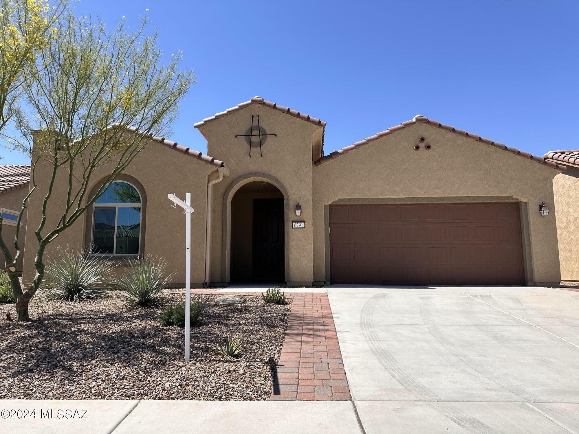 Property Photo:  6791 W Cape Royal Place  AZ 85658 