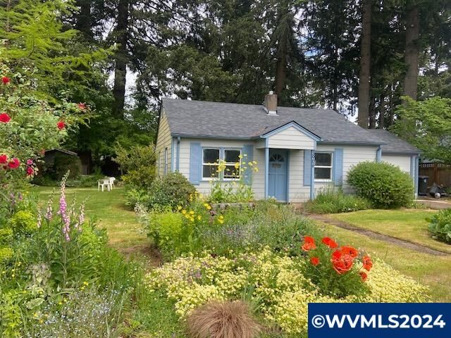 Property Photo: 3906 Alana Av SE OR 97302