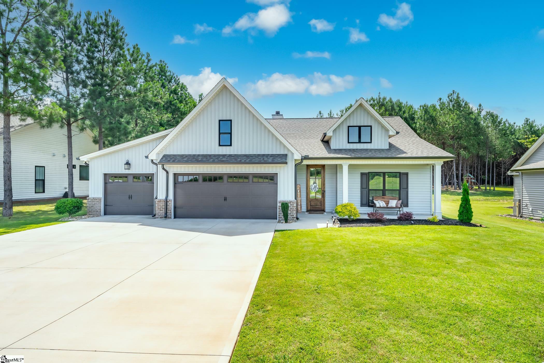 Property Photo: 127 W Stewart Street SC 29669