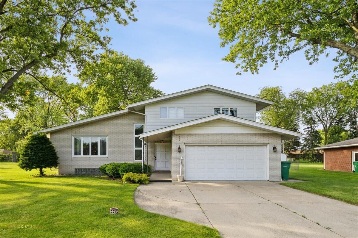 Property Photo:  2600 W 57th Place  IN 46410 