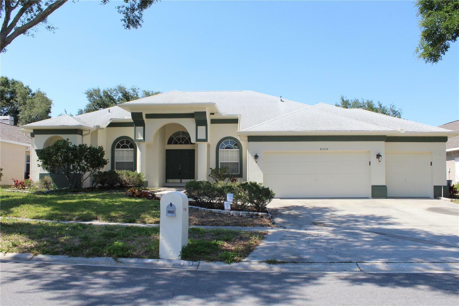 Property Photo:  4509 Swift Circle  FL 33596 