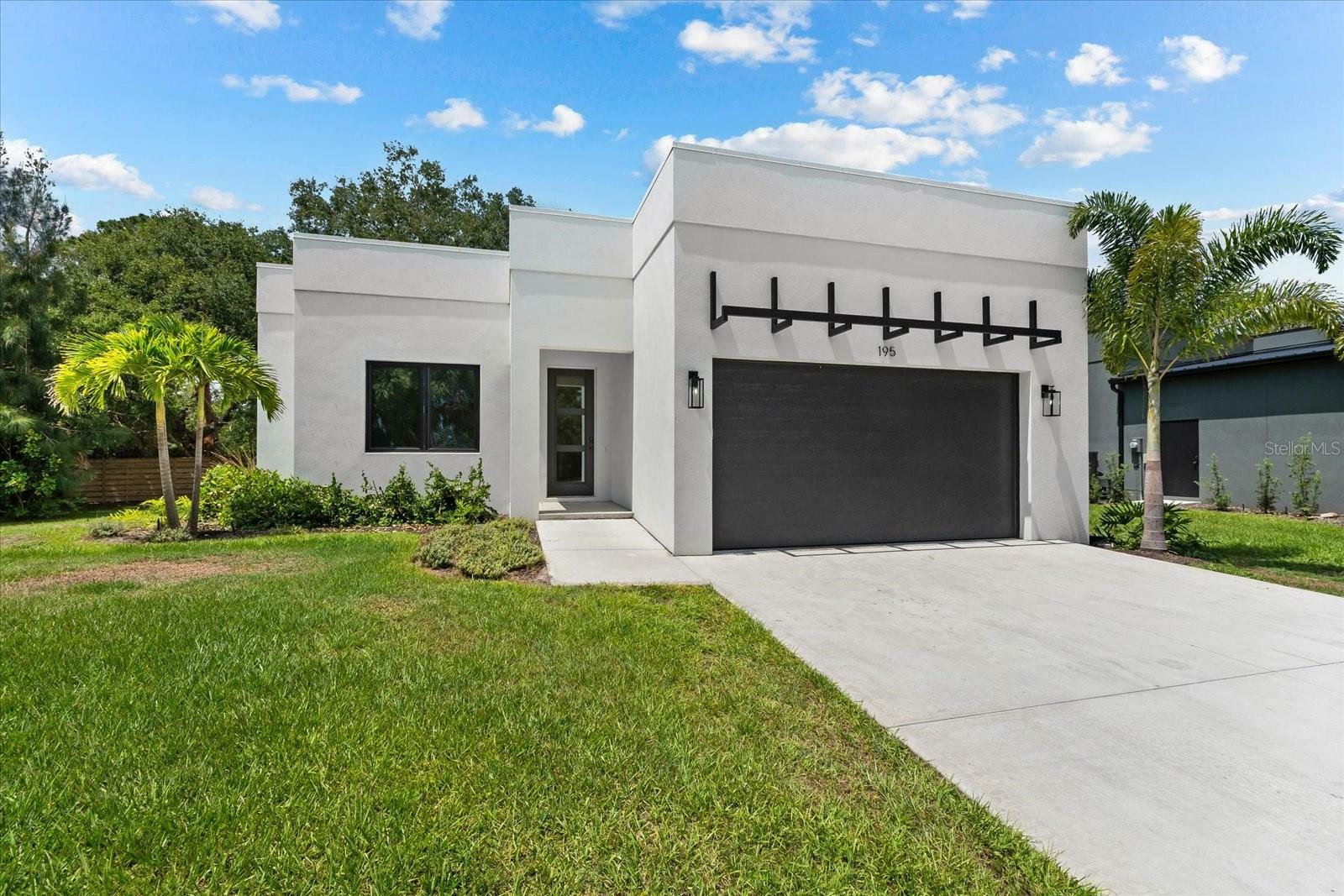 Property Photo:  195 Chandler Road  FL 34275 