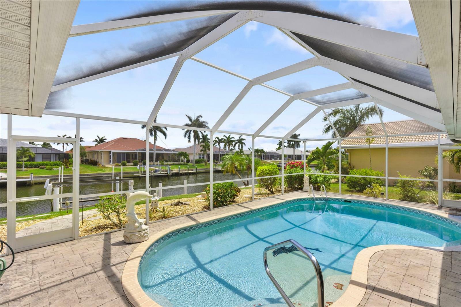 Property Photo:  1117 Treasure Cay Court  FL 33950 