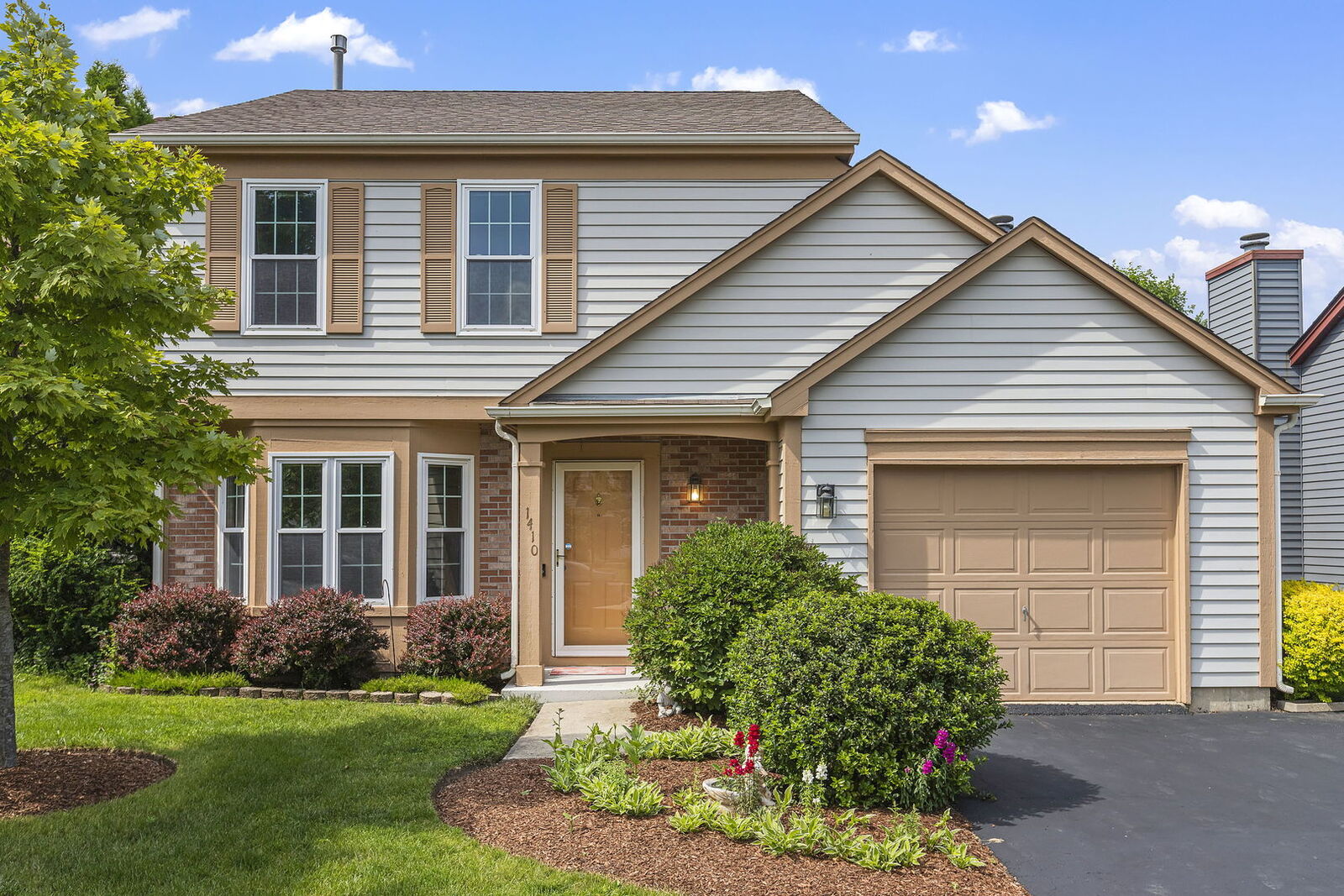 Property Photo:  1410 Trescott Street  IL 60060 