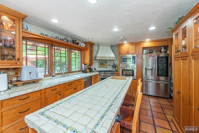 Property Photo:  31 Grandview Avenue  NJ 07458 