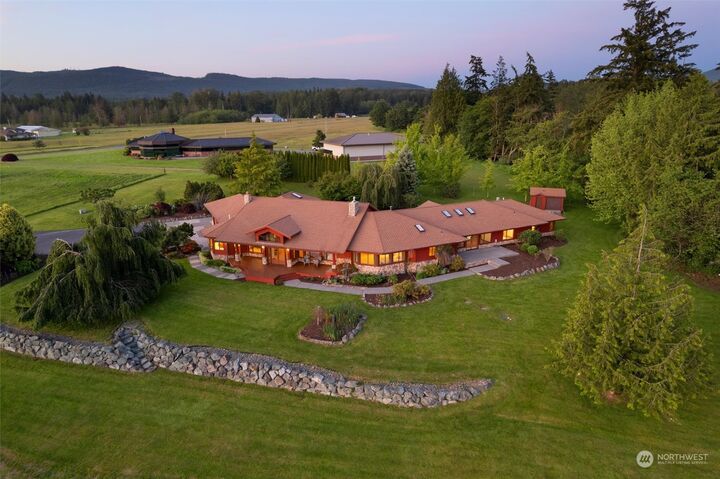 Property Photo:  19690 Trophy Lane  WA 98274 