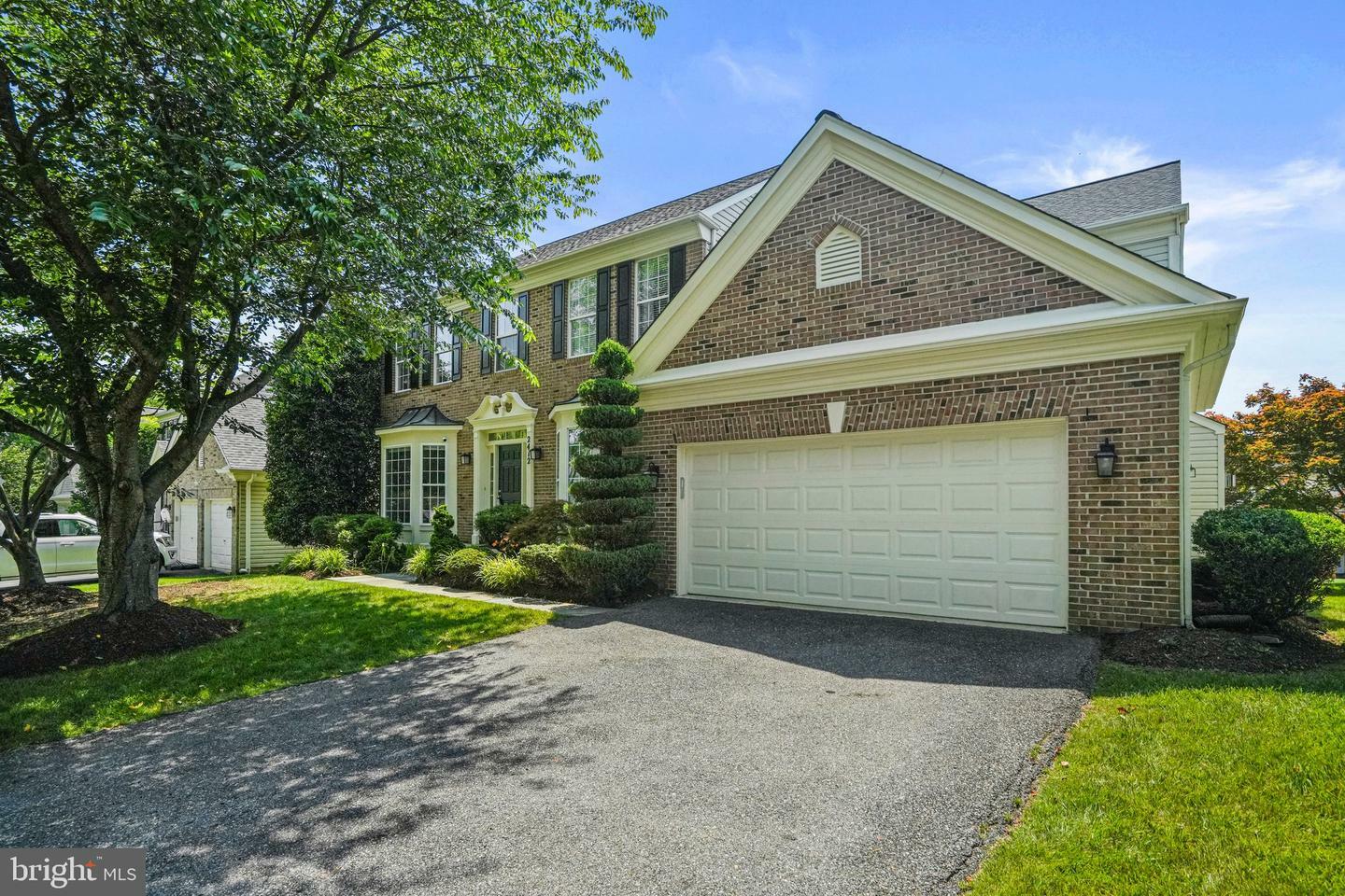 Property Photo:  2412 Saint George Way  MD 20833 