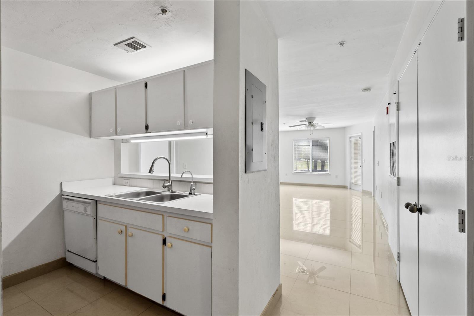 Property Photo:  4000 SW 23rd Street 1-201  FL 32608 