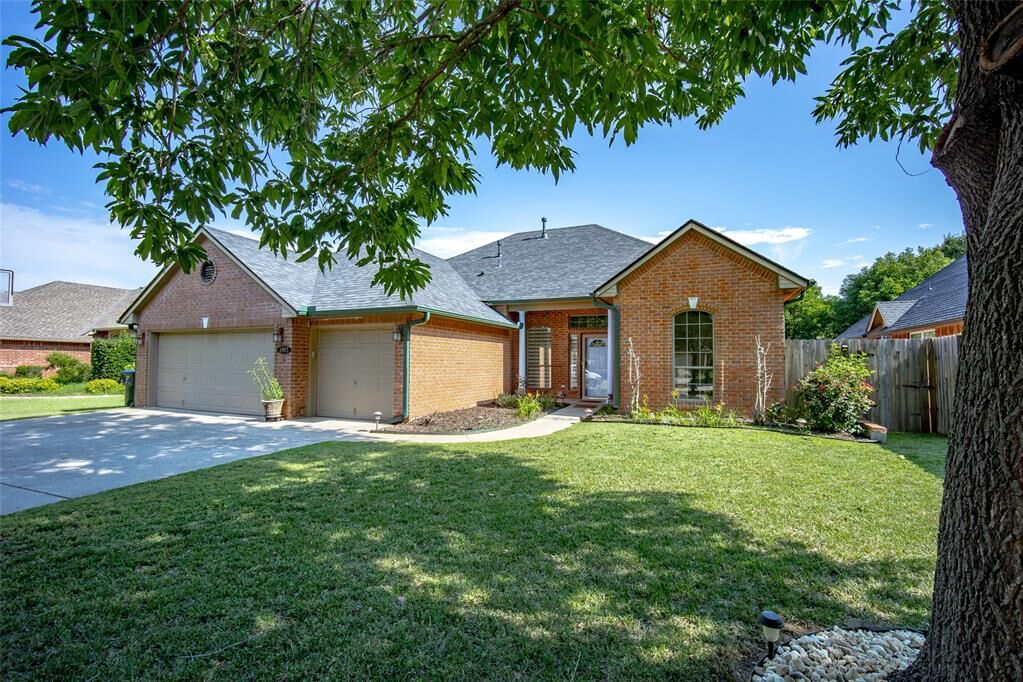 Property Photo:  4905 Cypress Lake Drive  OK 73072 