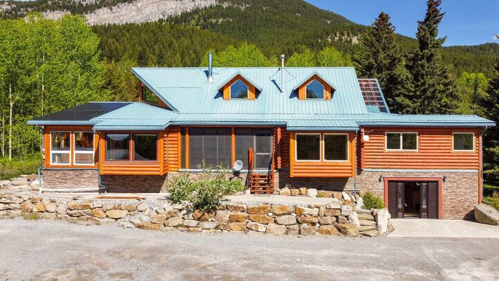 2712 Valley Ridge Road N  Frank AB T0K 0E0 photo