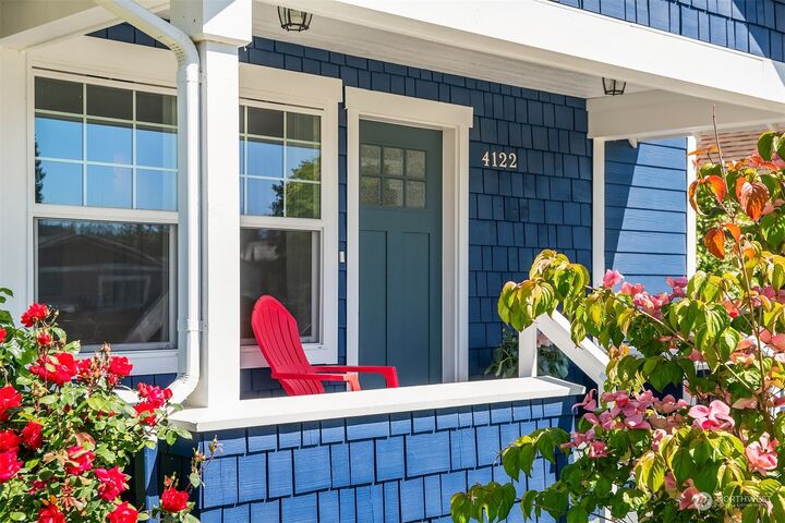 Property Photo:  4122 McKinley Avenue  WA 98014 