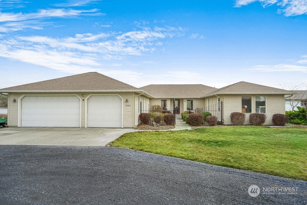 3103 NE Meadowlark Lane  Moses Lake WA 98837 photo