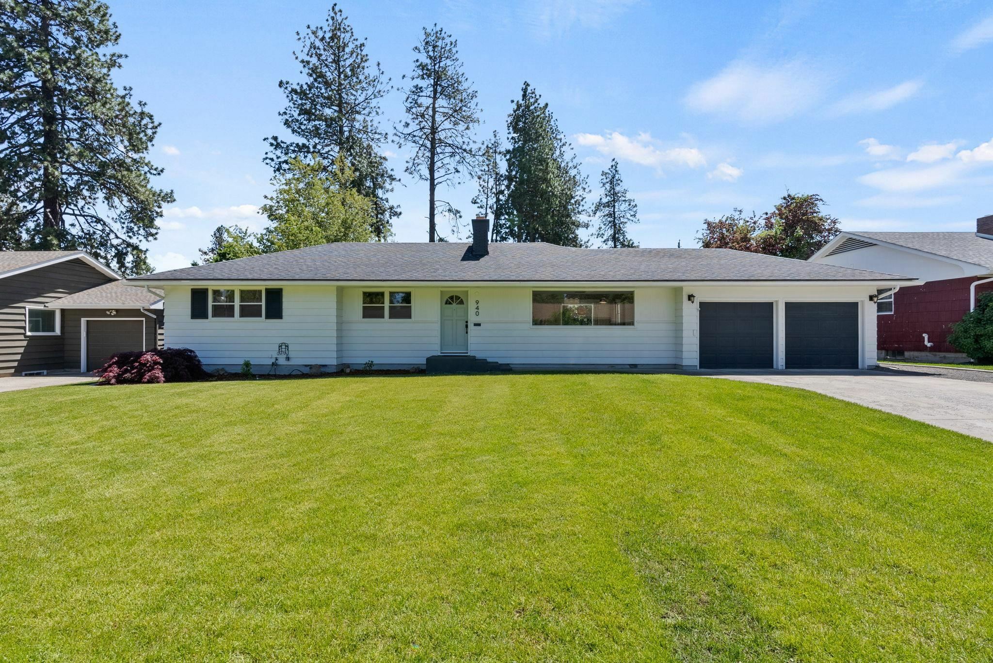 Property Photo:  940 E 35th Ave  WA 99203 