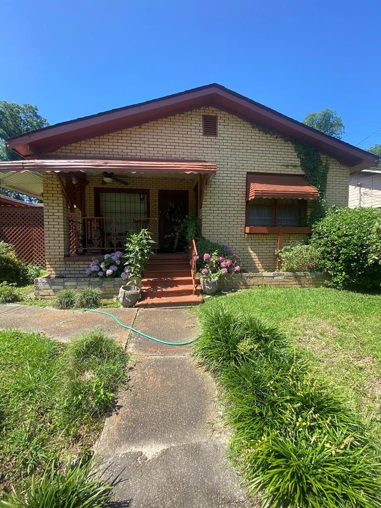 Property Photo: 812 Chinquepin Street MS 39150