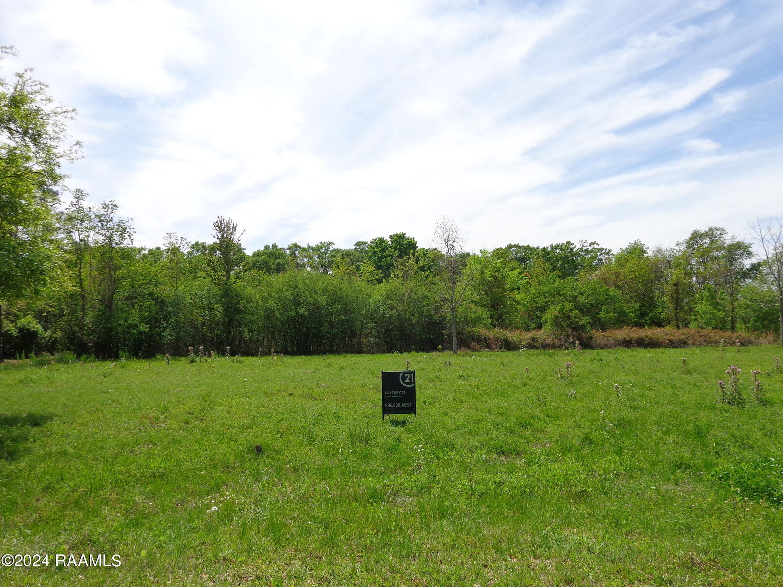 Property Photo: 1015 N Luke Drive LA 70538