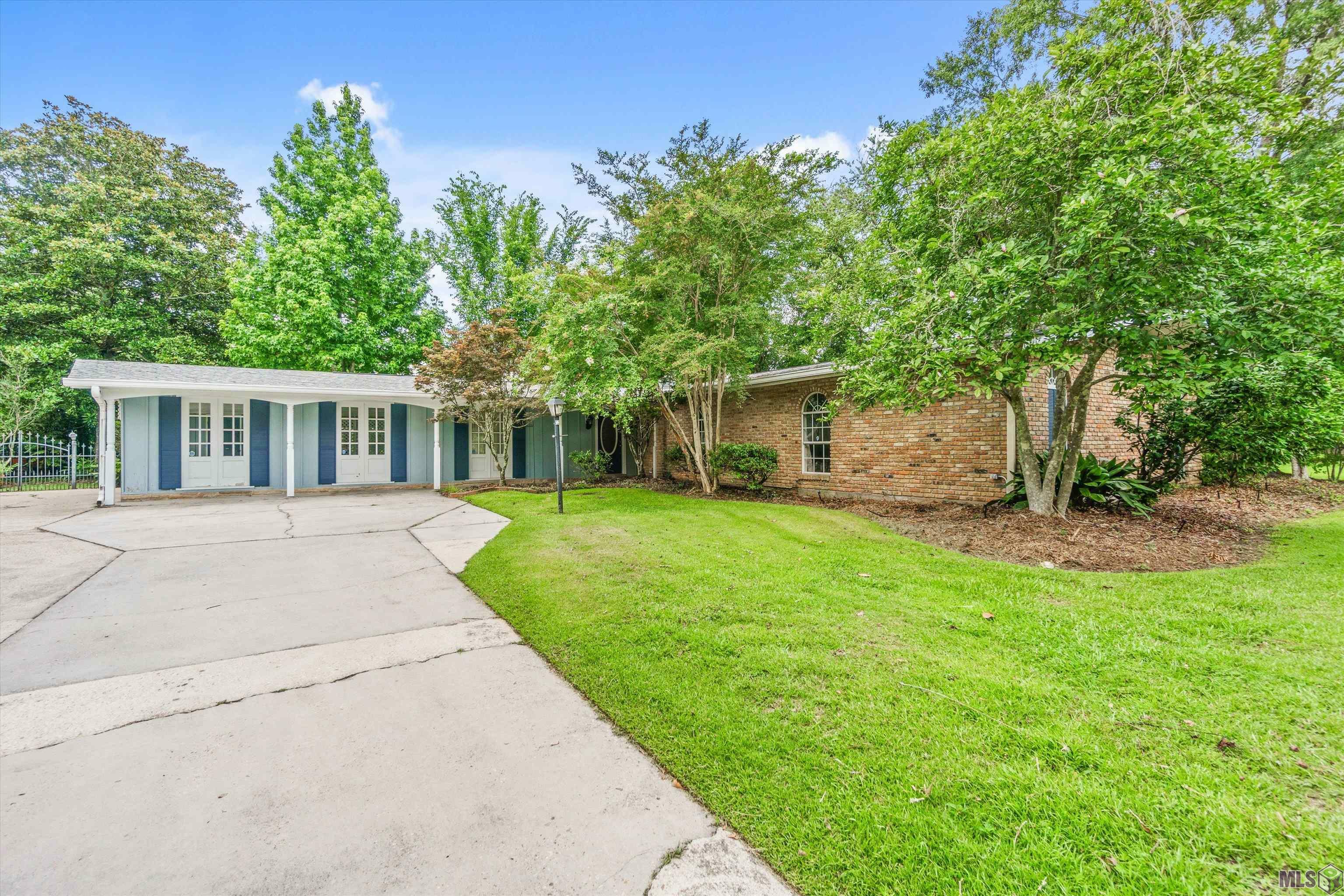 Property Photo:  12026 Pecan Grove Ct  LA 70810 