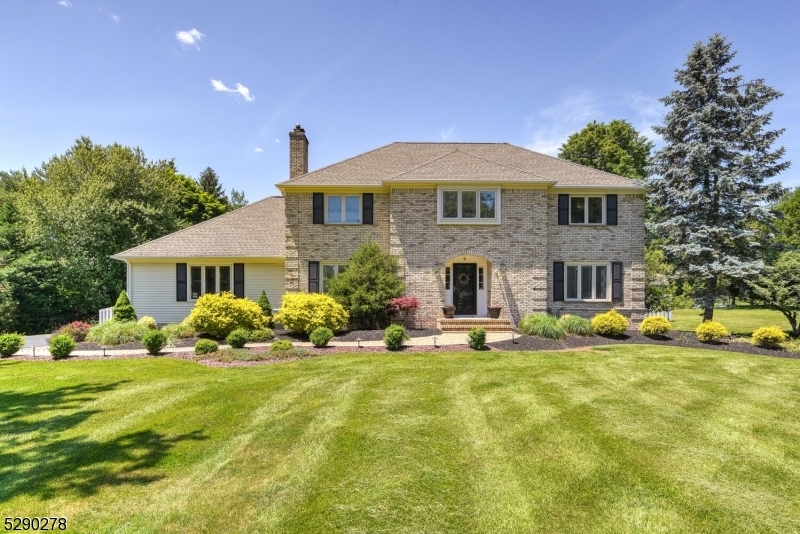 Property Photo:  9 Willow Brook Ln  NJ 08801 