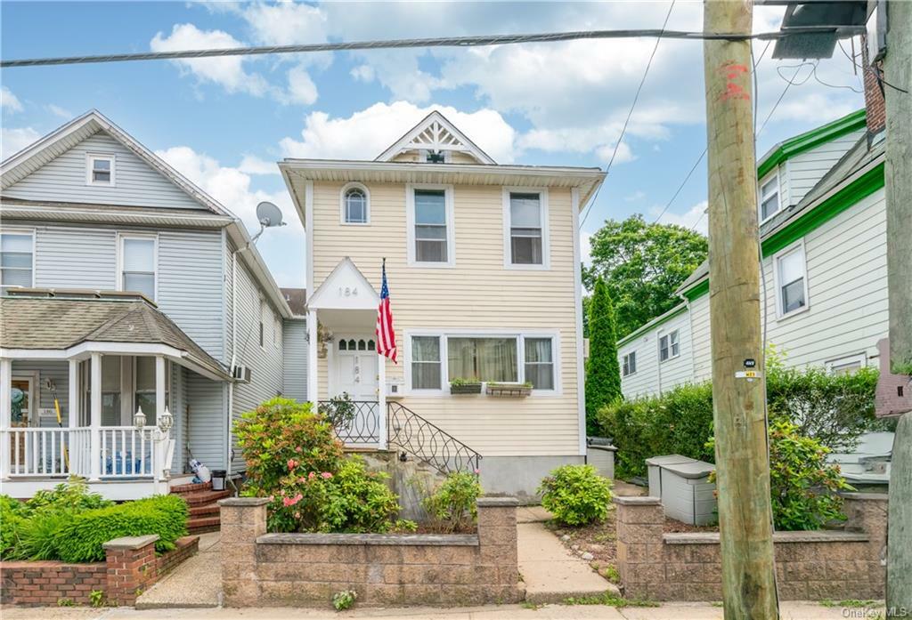 Property Photo:  184 Ashford Avenue  NY 10522 