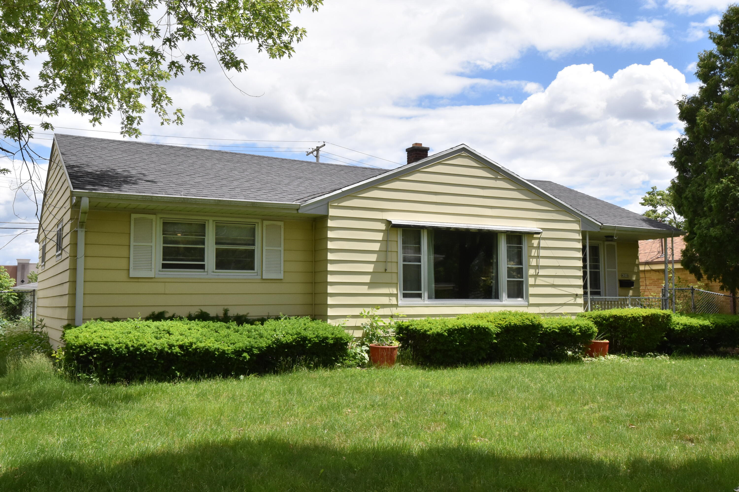 Property Photo: 4310 N 61st St WI 53216