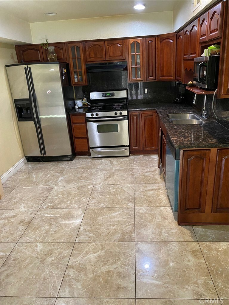 Property Photo: 1338 N Elderberry Ave CA 91762