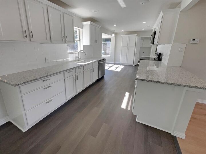 Property Photo: 3925 Wedgworth Road S TX 76133