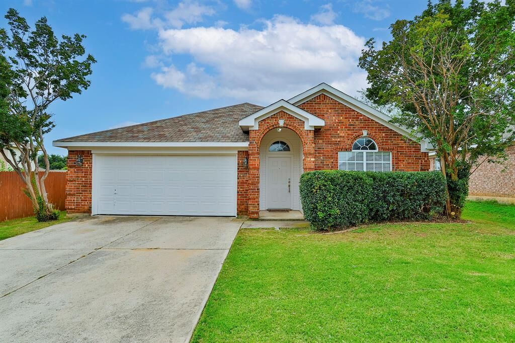 Property Photo:  4848 Bridle Path Way  TX 76244 