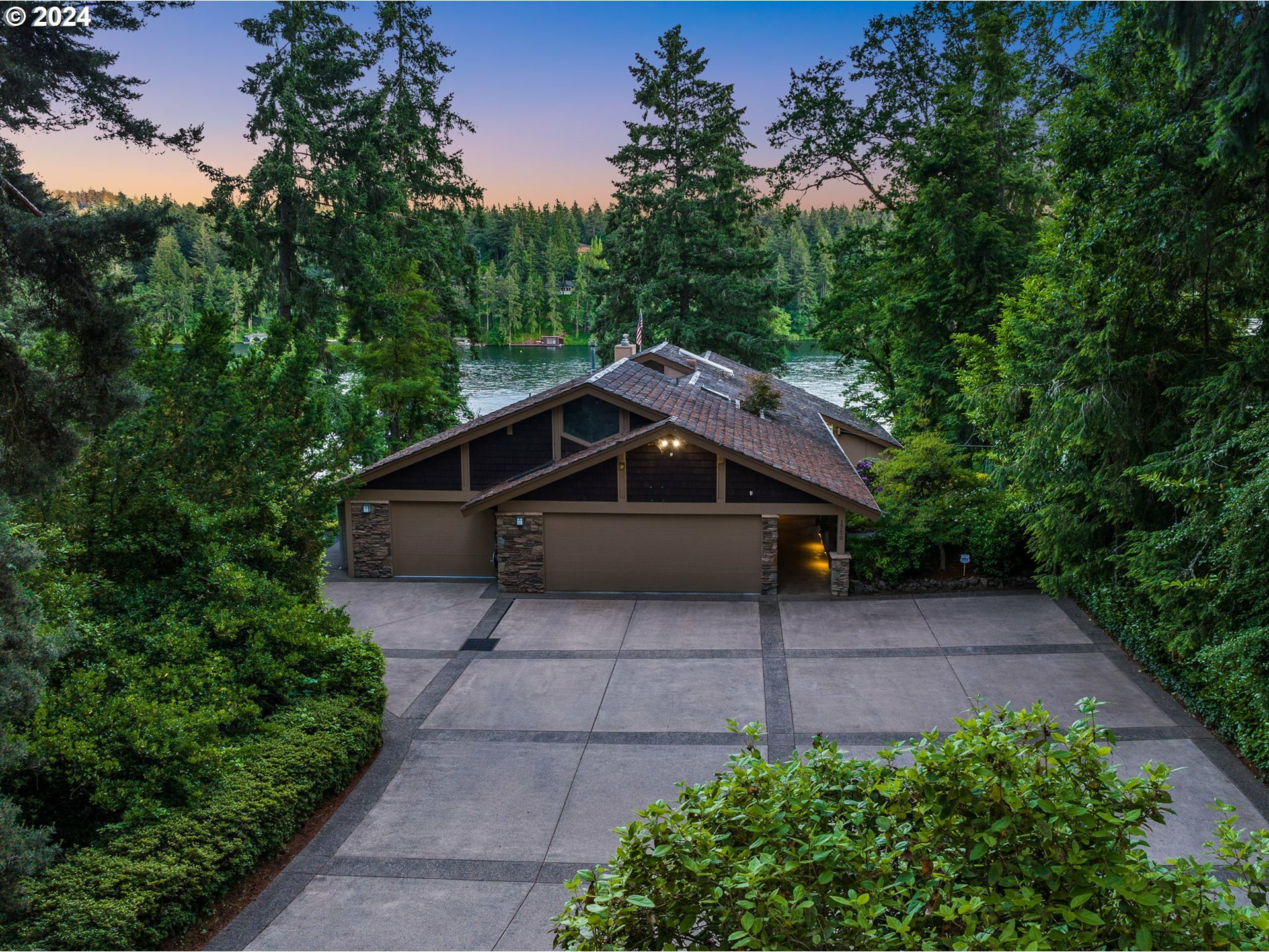 1750 Northshore Rd  Lake Oswego OR 97034 photo