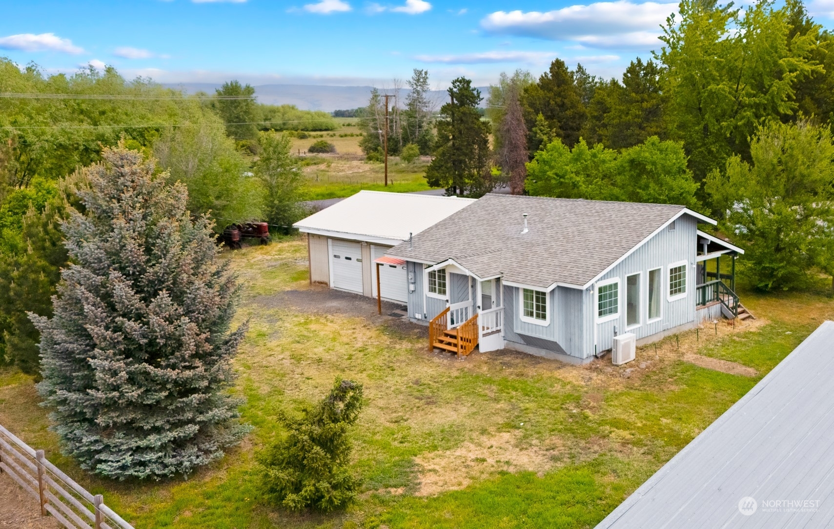 Property Photo:  160 Game Farm Road  WA 98926 