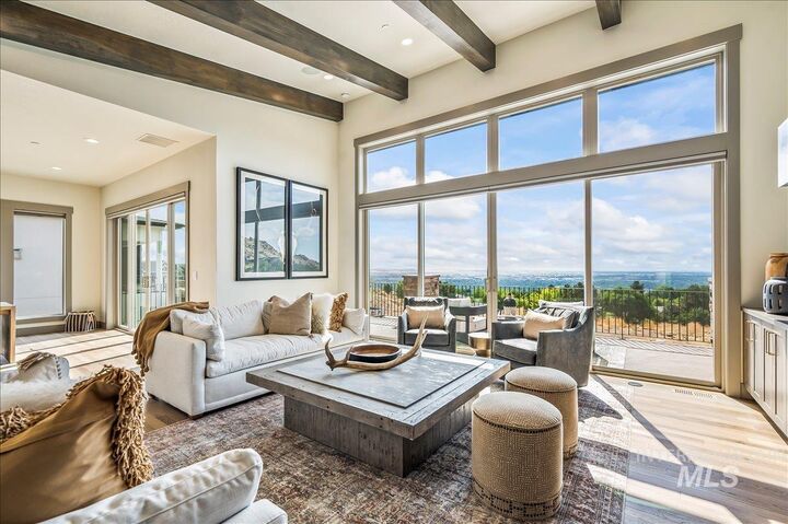 Property Photo: 1508 S Trent Point Way ID 83712