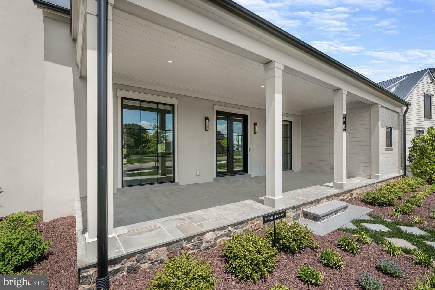 Property Photo: 606 Martingale Ridge Drive VA 20117