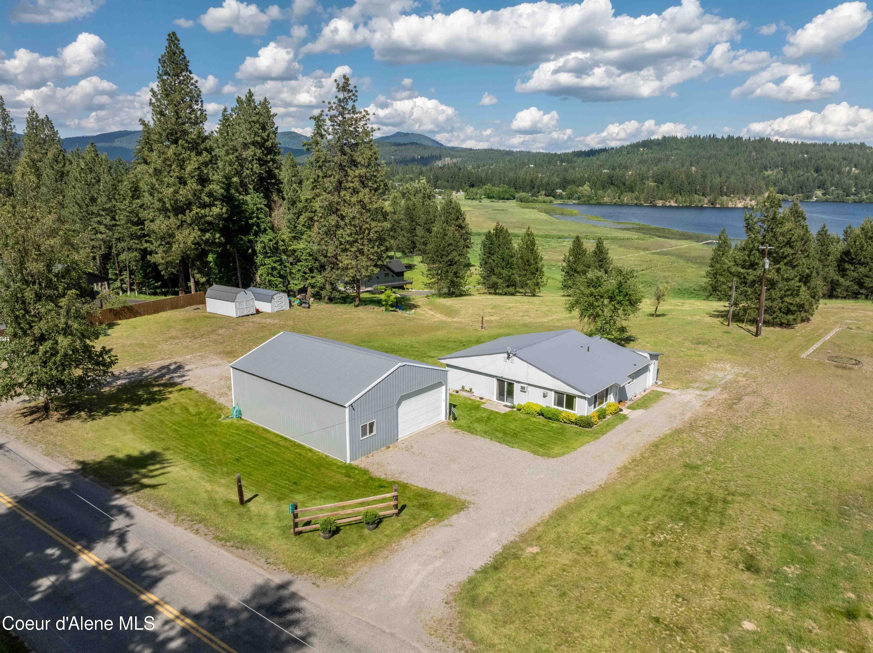 Property Photo:  13744 N Hauser Lake Rd  ID 83854 