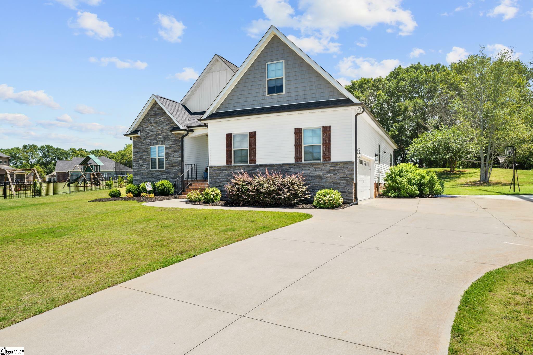 Property Photo:  26 Stetson Drive  SC 29625 