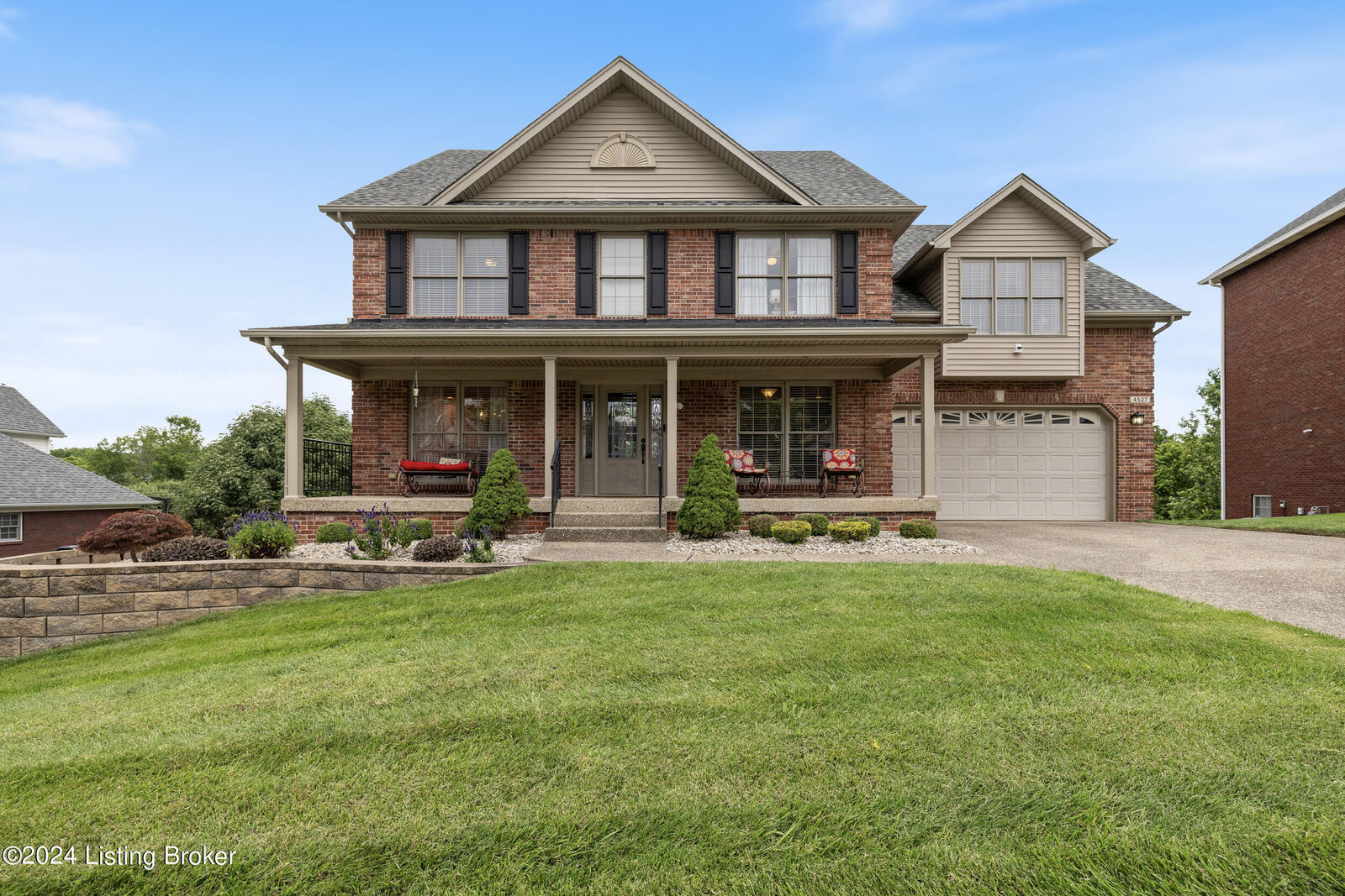 Property Photo: 4527 Stone Wynde Dr KY 40272