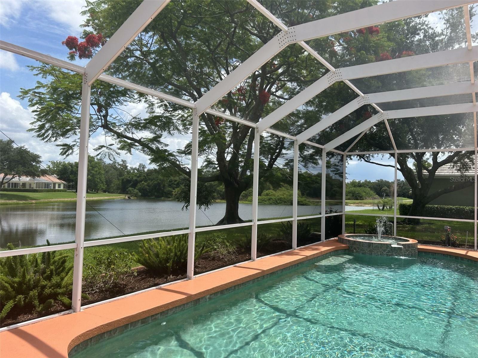 Property Photo:  8549 Greenside Court  FL 34241 