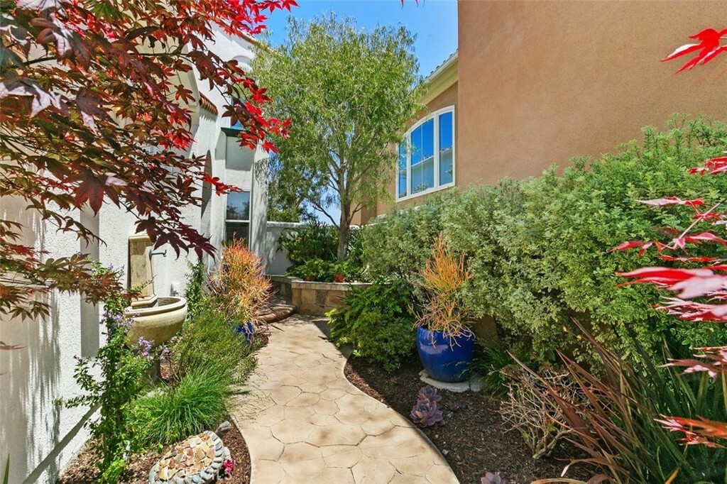 Property Photo: 8 Andiamo CA 92657