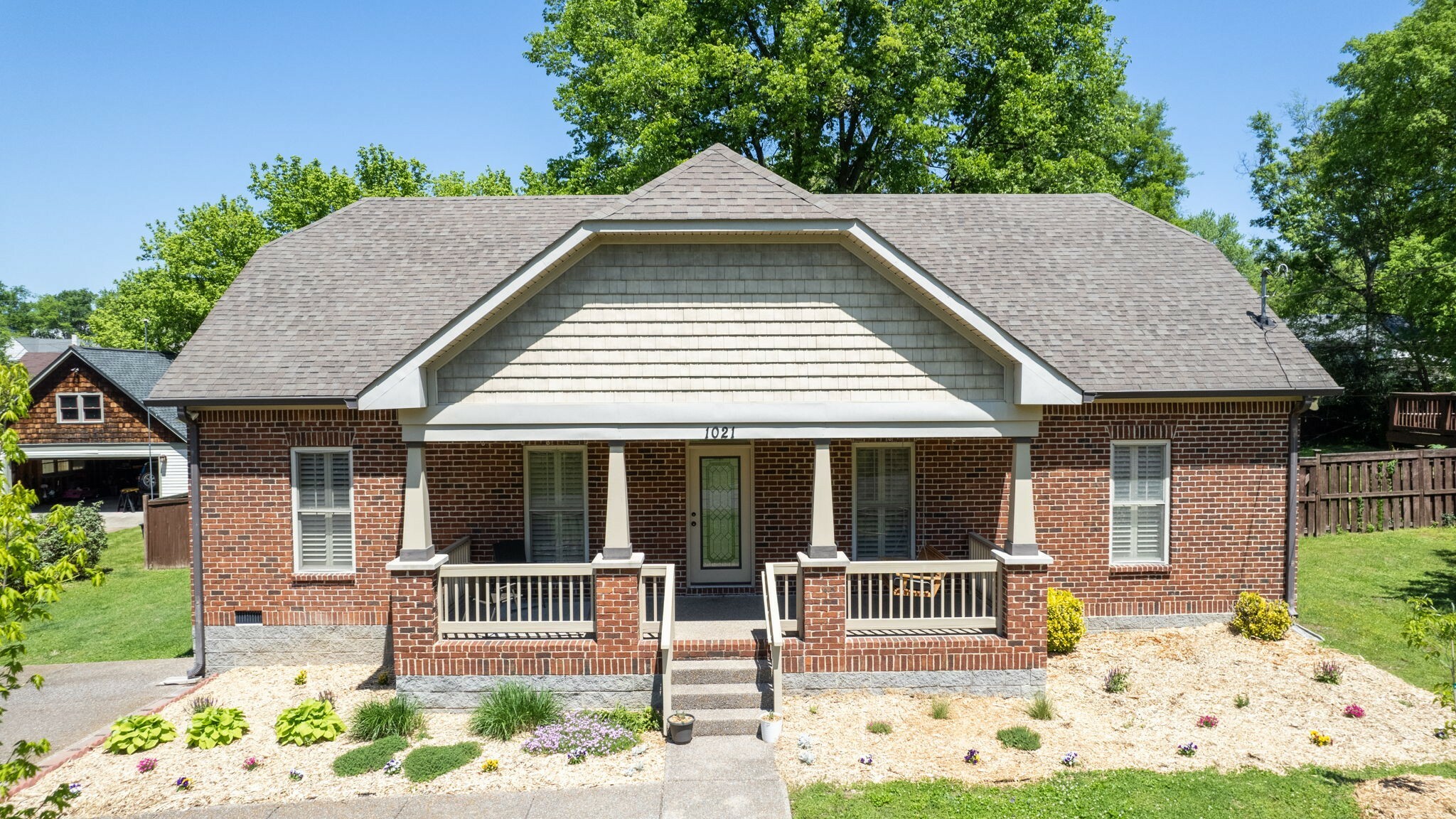 Property Photo:  1021 Burchwood Ave  TN 37216 