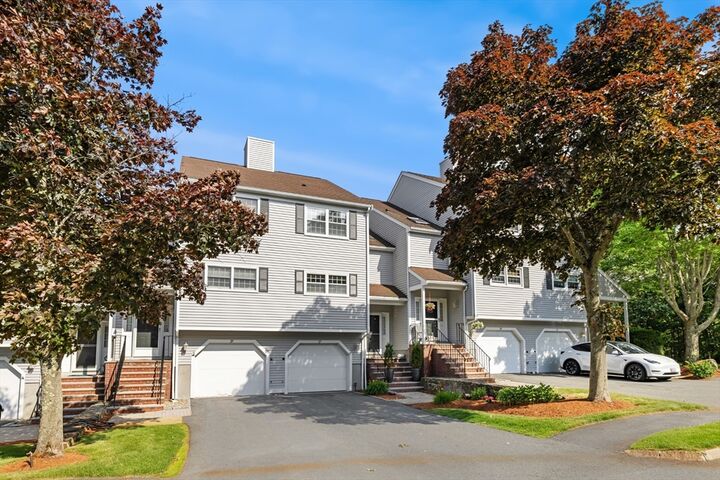 Property Photo:  27 Tanglewood Ln 27  MA 01970 