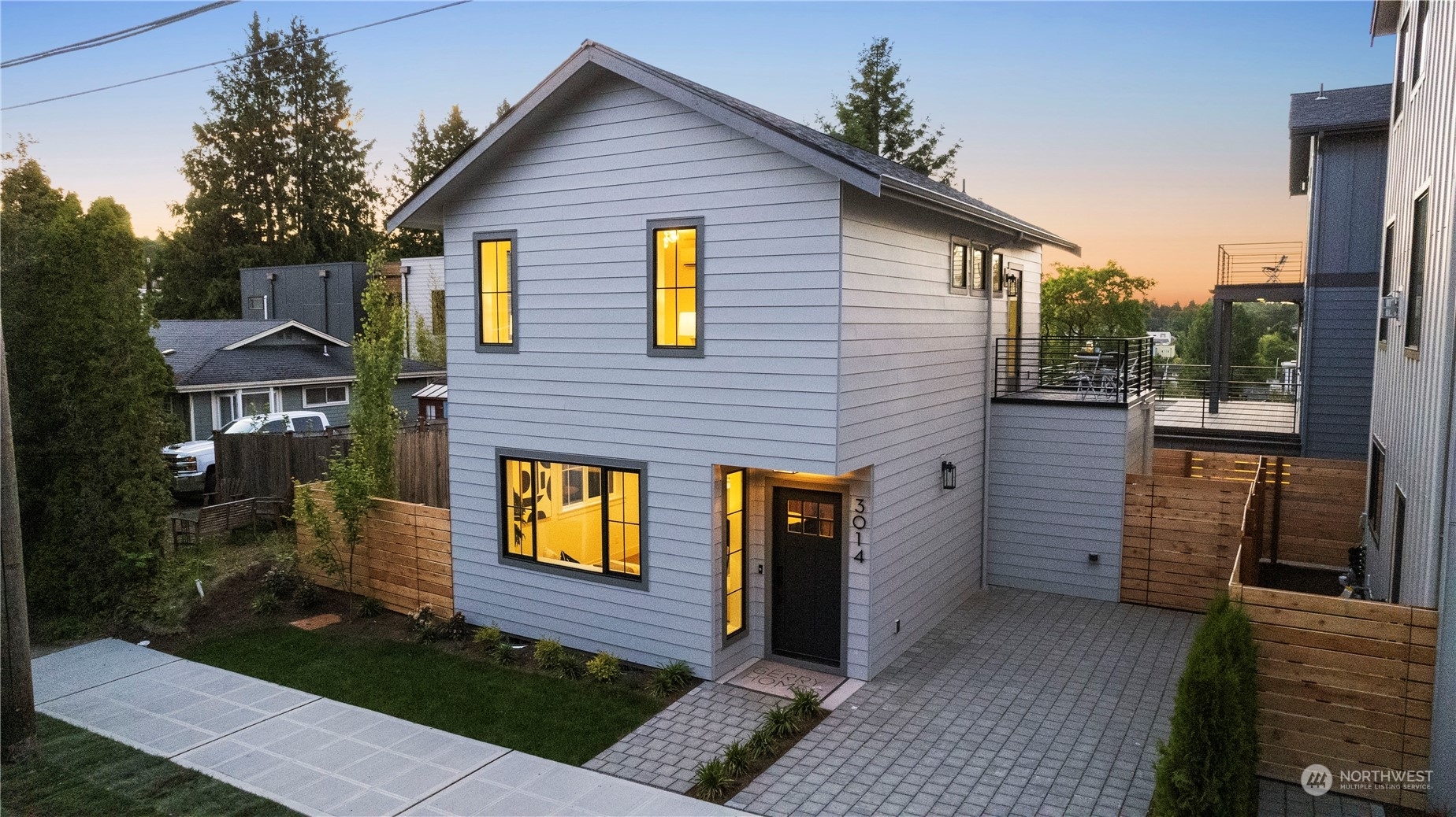 Property Photo:  3014 E Howell Street  WA 98122 