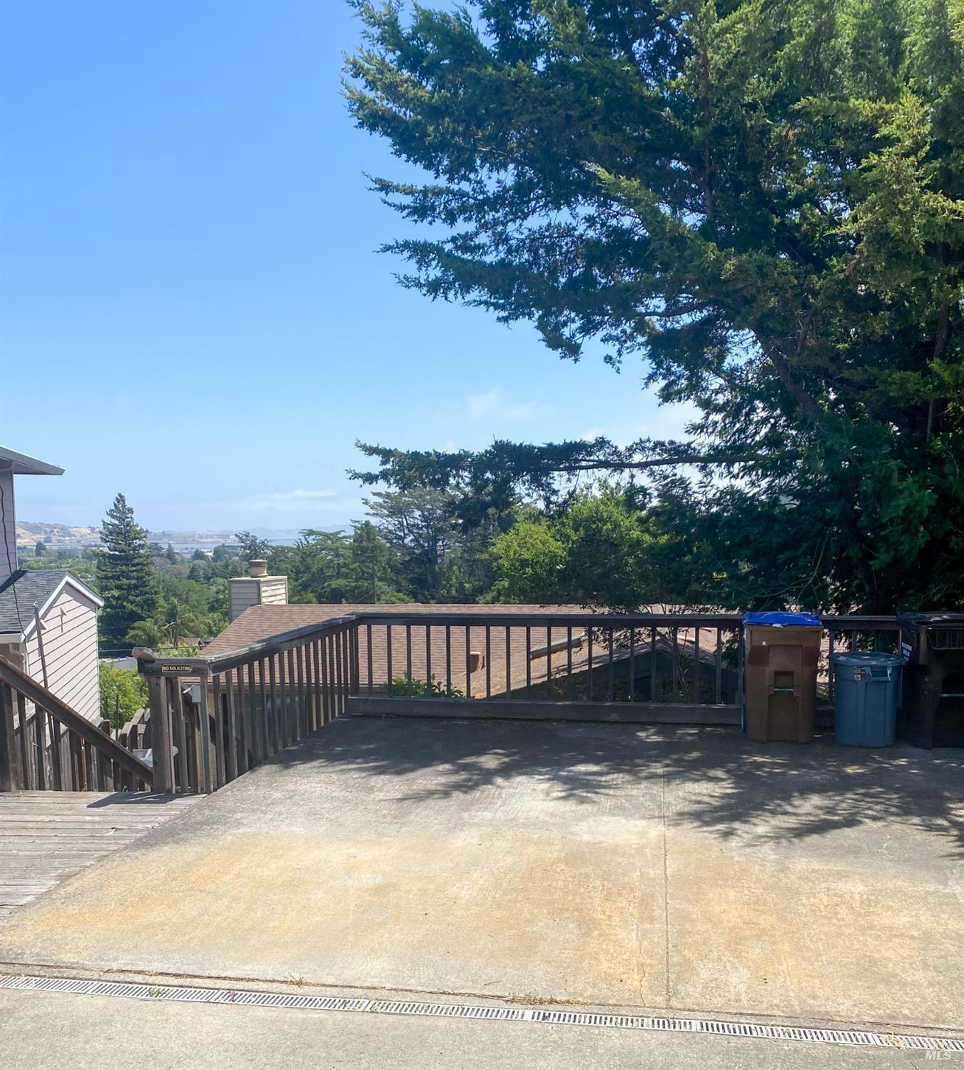 Property Photo:  300 Corte Madera Avenue  CA 94925 