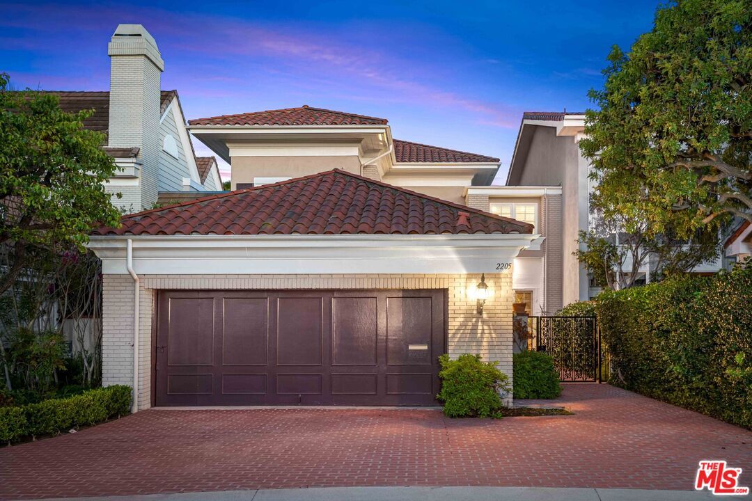 Property Photo: 2205 Canyonback Rd CA 90049