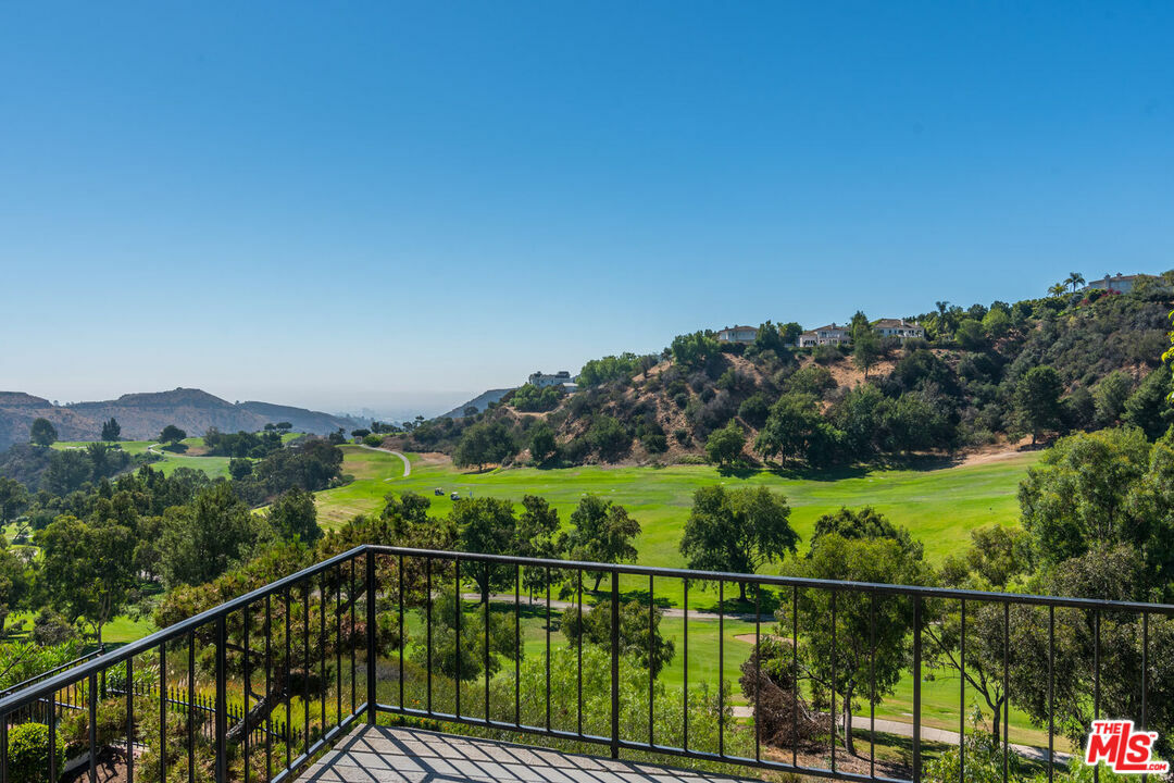 Property Photo:  2145  Ridge Dr  CA 90049 