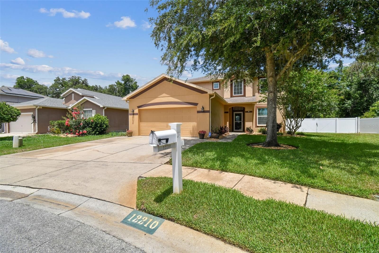 Property Photo: 12210 Fall Creek Court FL 34669