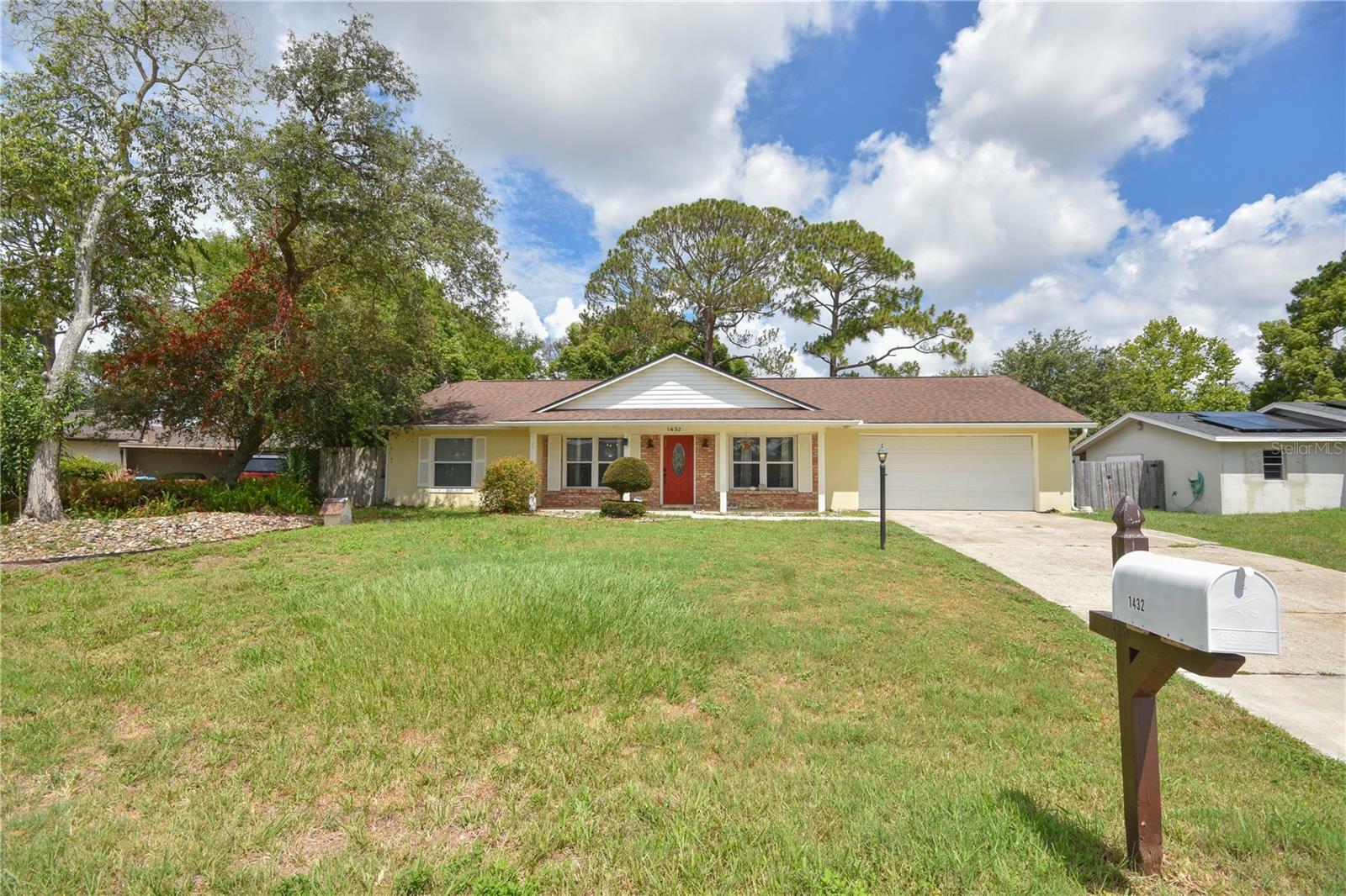 Property Photo:  1432 Landover Avenue  FL 32725 