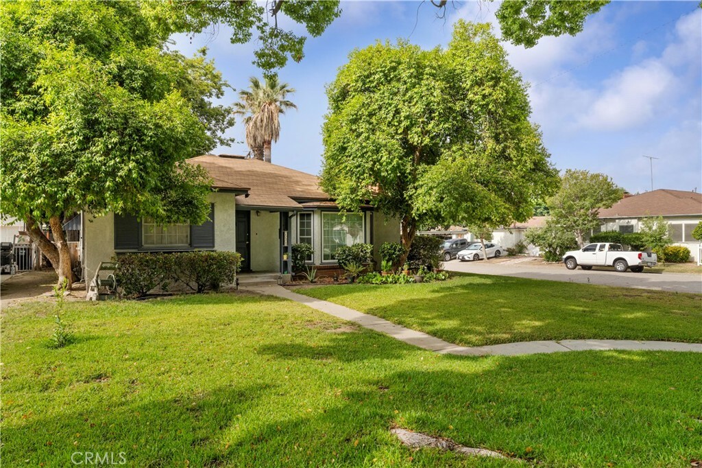 Property Photo:  751 W Marshall Boulevard  CA 92405 