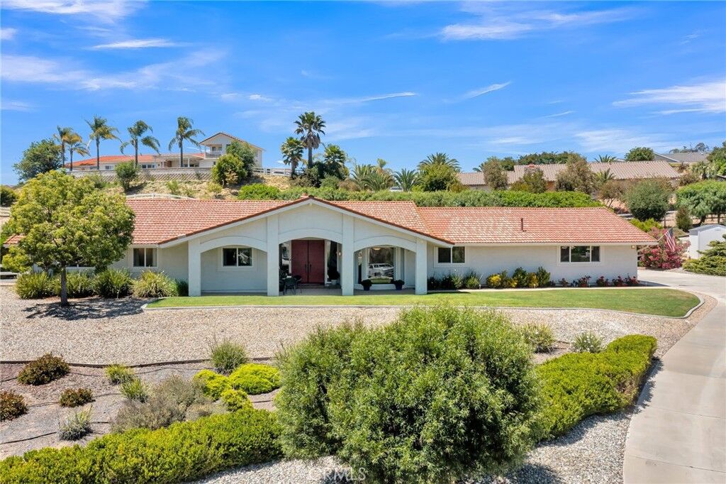 Property Photo: 40671 Calle Torcida CA 92591