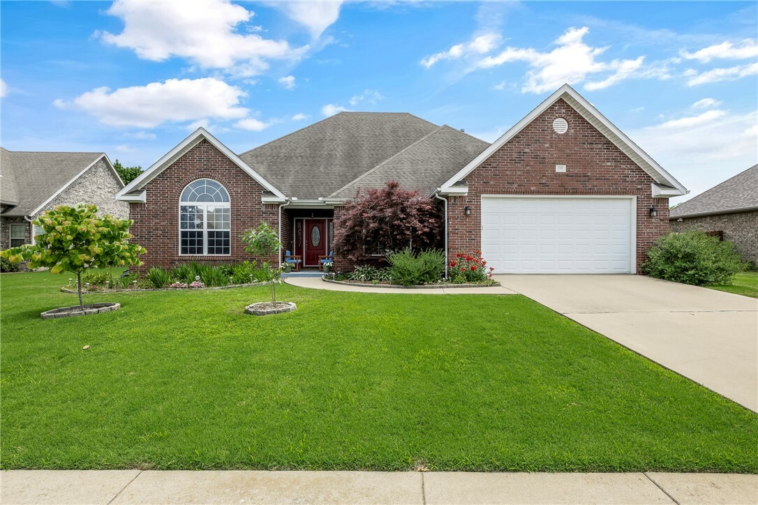 Property Photo:  2010 S Pumpkin Ridge Drive  AR 72701 