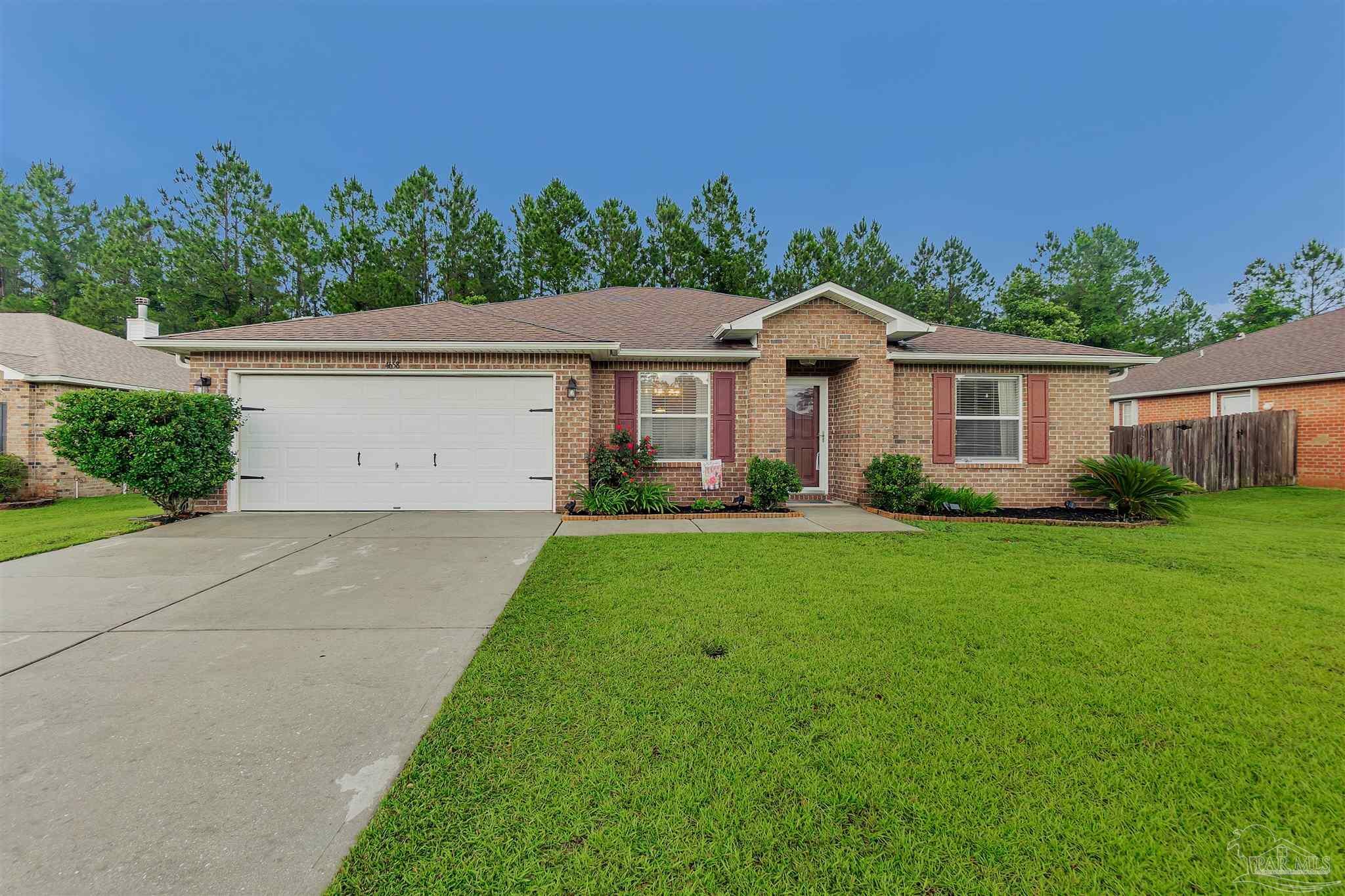 Property Photo: 4658 Canter Row FL 32526