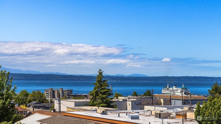 520 Maple Street 203  Edmonds WA 98020 photo